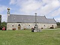 L'enclos paroissial de la chapelle Saint-Ourzal : la chapelle et le calvaire 2.