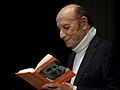 prof. Alberoni, pri branju svoje knjige v gledališču San Babila v Milanu leta 2012