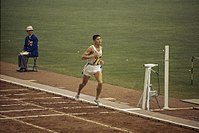 Zieleinlauf von Kōkichi Tsuburaya beim Marathon von Tokio 1964