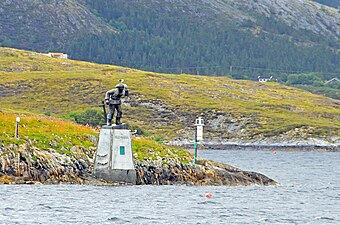 SjøSara - skulptur vid inloppet till Rørviks hamn.