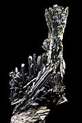 Stibine - Mine de Tafone, Toscane (Italie) (19x11cm).