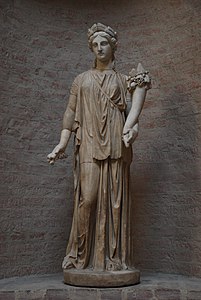 Estàtua d'Àrtemis. Còpia d'un original del segle iv aC anomenada «Àrtemis de Dresde»