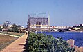 Le palais de l'ENI en construction, en 1961