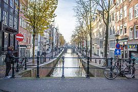 Amsterdam'da ünlü su kanallarından biri
