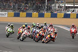 Dani Pedrosa leads the pack 2011 Le Mans.jpg