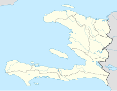 Mapa konturowa Haiti, po prawej nieco u góry znajduje się punkt z opisem „Mombin-Crochu”