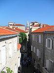 Vy över Gamla Stan i Budva från stadsmuren