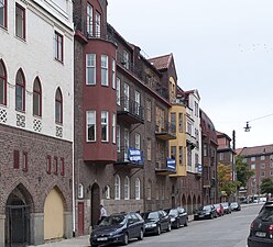 Sånglärkan 12, Sånglärkan 11, Uggelviksgatan 7 och 9