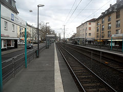 Die Bahnsteiganlagen der Station Dornbusch