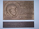 Gedenktafel aus Bronze in der Heilig-Kreuz-Kirche im Frankfurter Stadtteil Bornheim zum Gedenken an die Pfarrer der ehemaligen Pfarrgemeinde