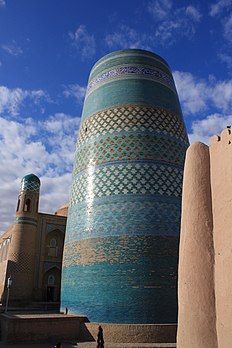 Le minaret Kalta Minor, à Khiva (province de Khorezm, Ouzbékistan). (définition réelle 2 056 × 3 088)