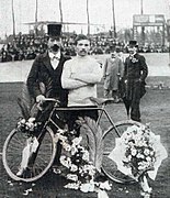 Maurice Garin, vainqueur de Paris-Roubaix 1898.jpg