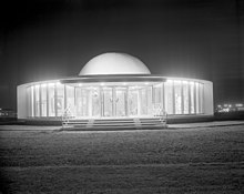 Queen Elizabeth II Planetarium, Edmonton (24191035414).jpg