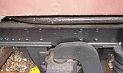 TR13形台車側枠の車軸真上部分 八幡製鉄所製の球山型鋼が逆さに使われ、部分的に削られている。