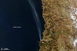 Wildfire burns Valparaíso, Chile (small).jpg