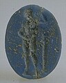 Intaille en verre bleu. Période gallo-romaine. Issu des fouilles des 3-5 rue Saint-Malo, Rennes. Collection du musée de Bretagne.