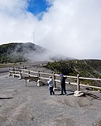 Tourists Irazu volcano CRI 01 2020 3710.jpg