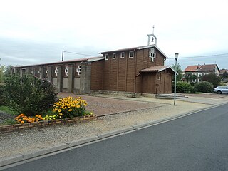 Tucquegnieux, la chapelle Sainte-Barbe contemporaine, en l’honneur de la sainte patronne des mineurs.