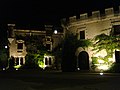 El Castell Jalpí, de nit.
