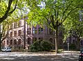 Friedrichgymnasium Freiburg Skulpturen von Julius Seitz Ostflügel