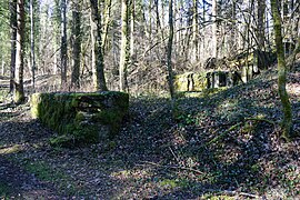 Les ruines des bâtiments.