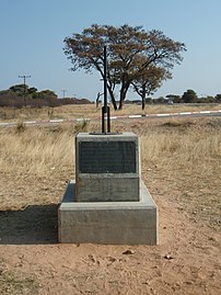 Un monumento que marca el Trópico de Capricornio a su paso por Botsuana.