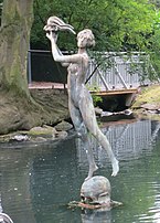 Trelleborg, statue au Stadsparken (sv)