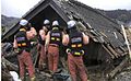 동일본대지진 피해지역에서 활동하는 사이타마현 가와구치시 소방국 구조부대.