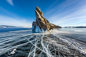 #7: Ogoy Island in winter, Lake Baikal, Pribaikalsky National Park, Russia. Atribuição: © Sergey Pesterev / Wikimedia Commons / CC-BY-SA-4.0