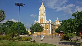 Praça matriz de Floriano