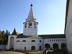 El campanario de la catedral de Súzdal (siglo XVII)