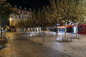 Image illustrative de l’article Place du Général-Leclerc (Suresnes)