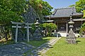 The Hondō and the Torii