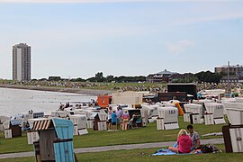 Stranden i Büsum er kjent for sine mange strandstoler. Foto: Jan-Erik Løken