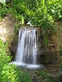 Der Gönninger Wasserfall, bei dem die Wiesaz unweit von Gönningen sechs Meter in die Tiefe fällt