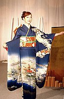 着物を着た日本人女性（2003年）