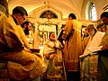 Bispo da Igreja Ortodoxa Russa em Duesseldorf utilizando omofório dourado durante Liturgia de São Jaime