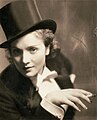 Marlene Dietrich (27 dexénbre 1901-6 mazzo 1992), into film Morocco, 1930