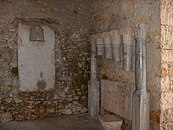 Az ókori bazilika maradványai a mai bazilika átriumában