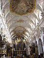 Abadia de S. Emmeram, amb la tomba del sant a l'altar major