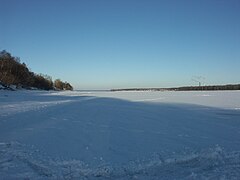 El río Volga helado, al norte de Yaroslavl