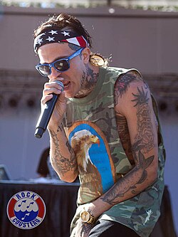 Yelawolf esiintymässä syyskuussa 2012.