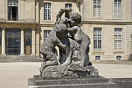 Enfants chien statue Champs sur Marne.jpg