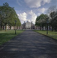 Huis ten Bosch is the residence of the king.