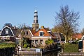 Zicht op de De grote kerk van Hindeloopen.