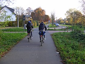 Cycleroute in the alignment of a cancelled road project in Bremen, Germany