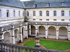 Le cloître.