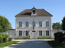 The town hall in Châtenay-sur-Seine