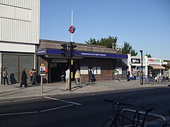 Het stationsgebouw aan de Heathway