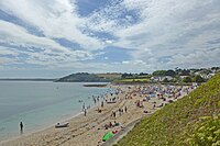 Spiaggia di Gyllyngvase piena di gente.